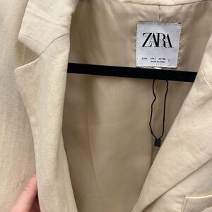 Cropped Cream Blazer